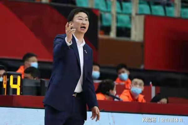 股票配资平台统计网站 不服不行！3年前他急流勇退，如今率队进4强，“老东家”却成烂队